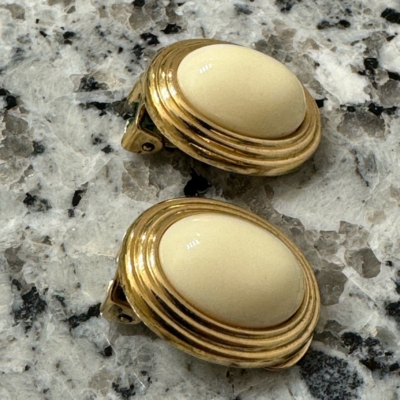 CHRISTIAN DIOR CLIP ON EARRINGS - Picture 2 of 6